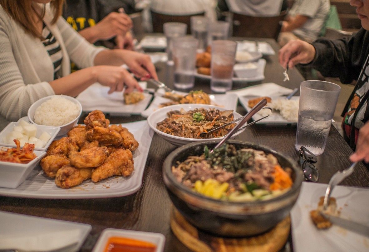 Menurut Ahli: Waktu Makan Malam yang Tepat Adalah 3 Jam Sebelum Tidur